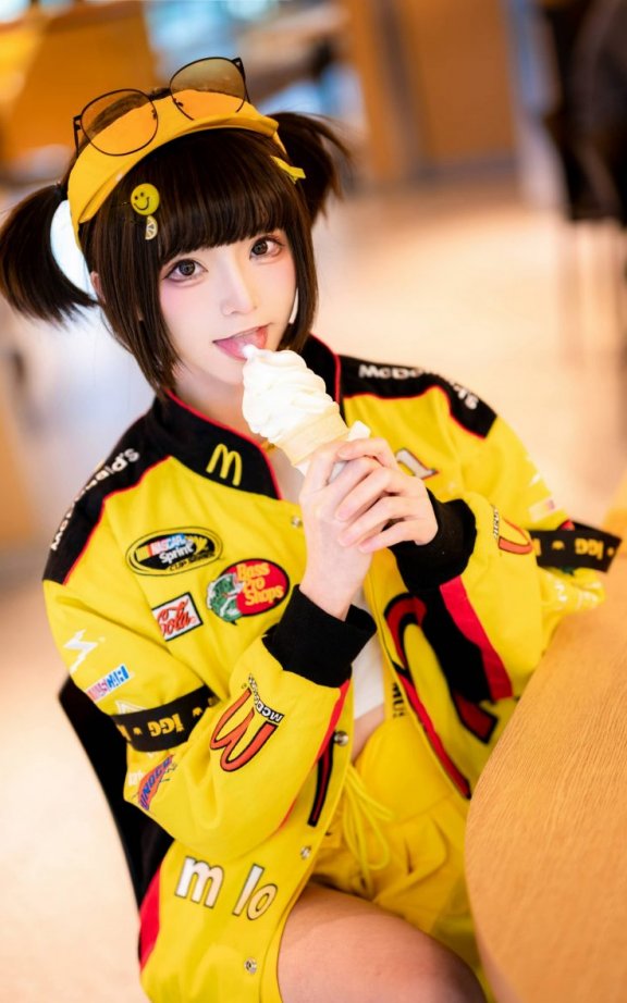 Kitaro_绮太郎cos麦当劳女孩 | Kitaro绮太郎_麦当劳女孩cosplay作品 [17P-79MB]