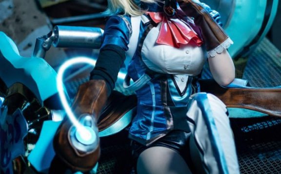 《传说对决》卡芬妮cosplay，来自泰国性感迷人的“幽兰炮姬”！