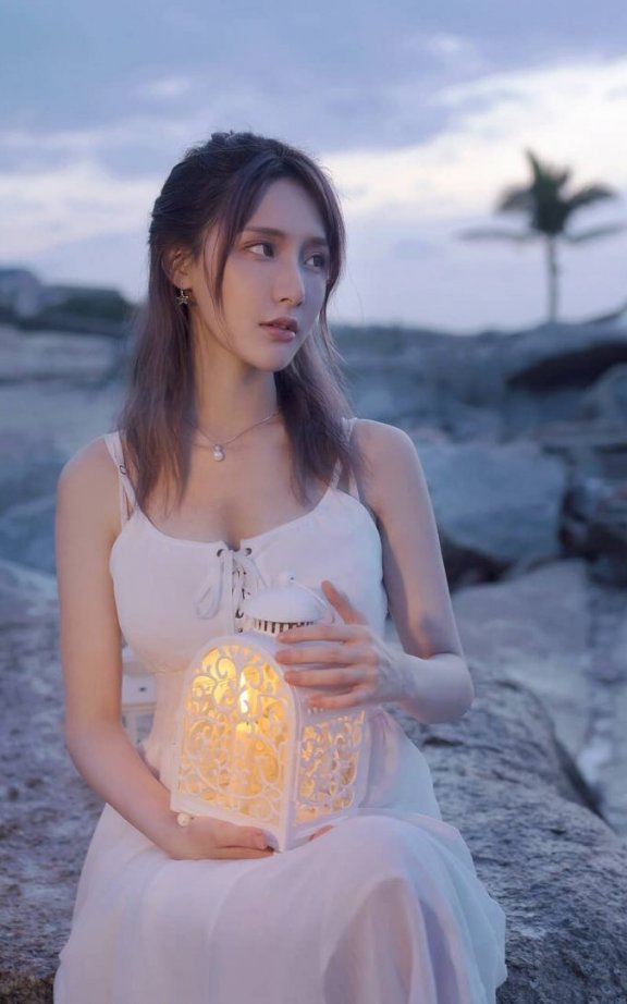 在下萝莉控ii cos图集 | 在下萝莉控ii_双11福利·白色吊带裙cos作品 [6P-1.53MB]