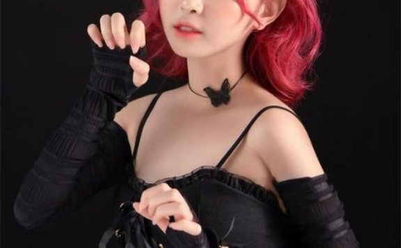 女主播“Baby Co”的《原神》纳西妲cosplay,让粉丝们兴奋不已!