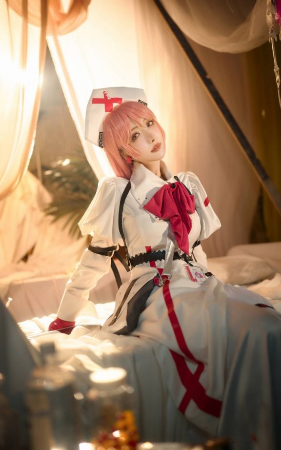 紫氯氯cos安 | 紫氯氯_无期迷途·安 护士cos作品 [13P-35MB]