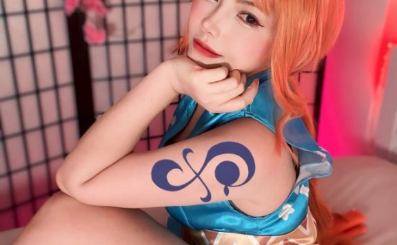 现实版“小贼猫”:泰国女coser Toey化身《海贼王》娜美惊艳登场