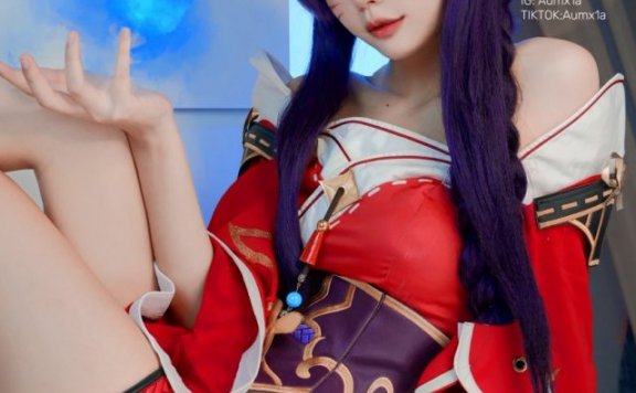 coser AumAum化身《英雄联盟》阿狸，再现九尾妖狐的迷人魅力