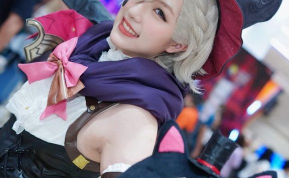 魔术天才大揭秘:coser Caramela化身《原神》中漂亮可爱的林尼