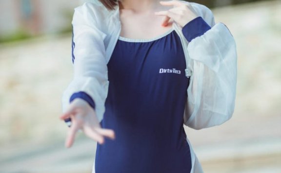 一窥青春的纯净之美:二次元新星许岚LAN的COS之旅