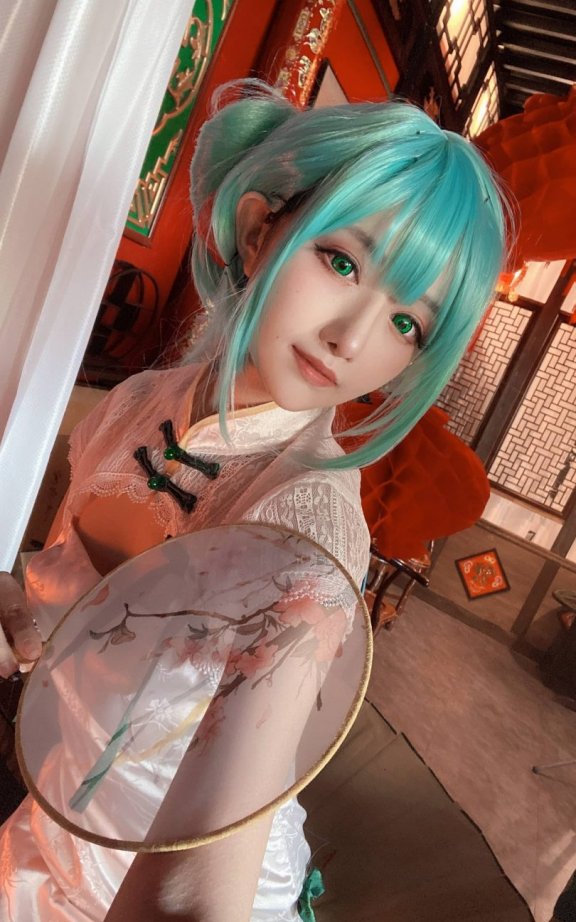 Shika小鹿鹿cos初音未来 | Shika小鹿鹿_初音未来·韶华旗袍cos [14P2V-88MB]