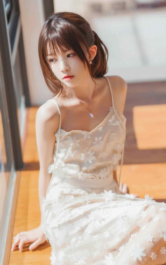 桜桃喵cos_粼光 | 桜桃喵_粼光·银白吊带裙cos作品 [25P-204MB]