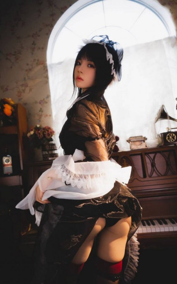 桜桃喵cos女仆 | 桜桃喵_透明女仆·黑色丝袜cos作品 [46P2V-381MB]