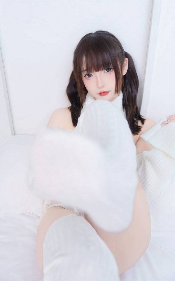 神楽坂真冬cos纯欲少女 | 神楽坂真冬_斩男毛衣·纯欲少女cos [75P2V-1.40GB]