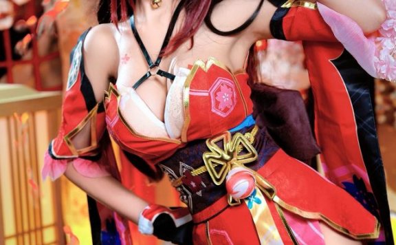 星穹铁道的绚烂花火:泰国coser Zouka变身可爱迷人的花火
