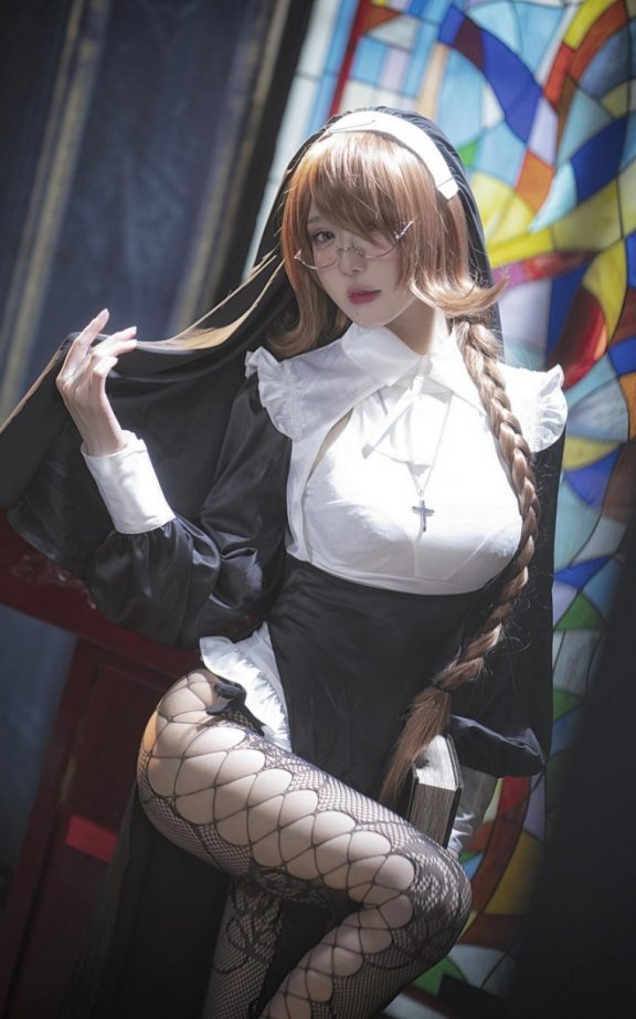 阿包也是兔娘cos修女 | 阿包也是兔娘_加冕图·修女cos作品 [26P-611MB]