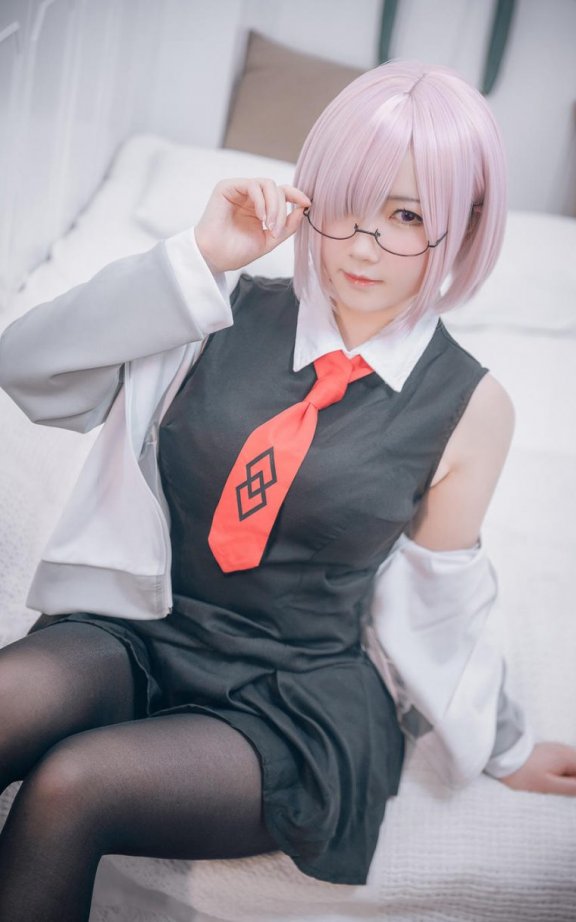 是本末末cos玛修 | 是本末末_FGO·玛修常服cos作品 [41P-45MB]