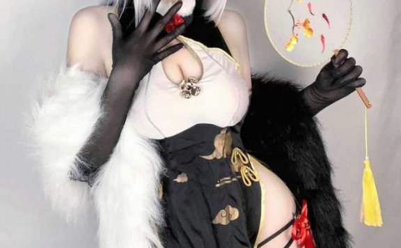 纯洁的“国民waifu”申鹤cosplay让《原神》的兄弟坠入爱河