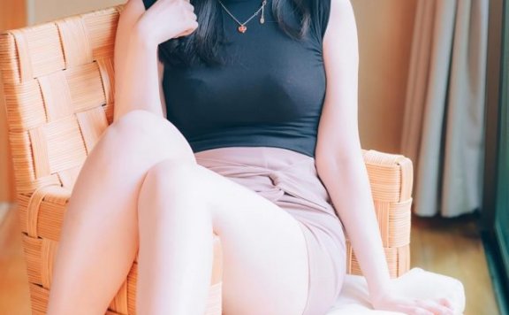 胜利女神:妮姬·毒蛇COS:霜月shimo化身性感迷人的兔女郎