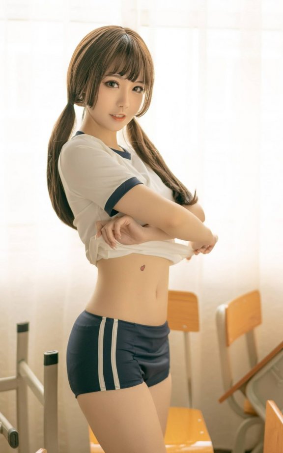 桃良阿宅cos体操服 | 桃良阿宅_体操服+短白袜cos作品 [31P-426MB]