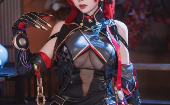 鸣潮COSPLAY:Hazelnut_榛子带你领略冷艳杀手吟霖的魅力