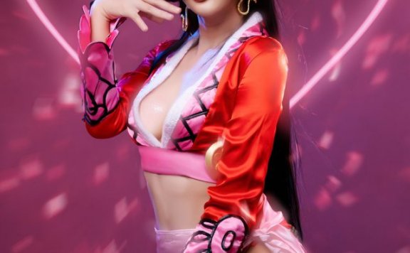 爱与魅力的化身:coser LuckySwan演绎“蛇姬”波雅·汉库克