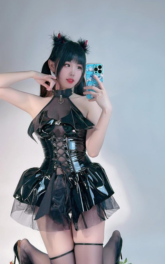 miko酱ww cos小小恶魔|miko酱ww_小小恶魔·皮裙COS [29P-100MB]