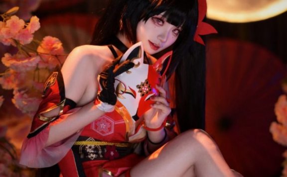 伊喵_Master花火COS:绽放崩坏星穹铁道的灵魂之火