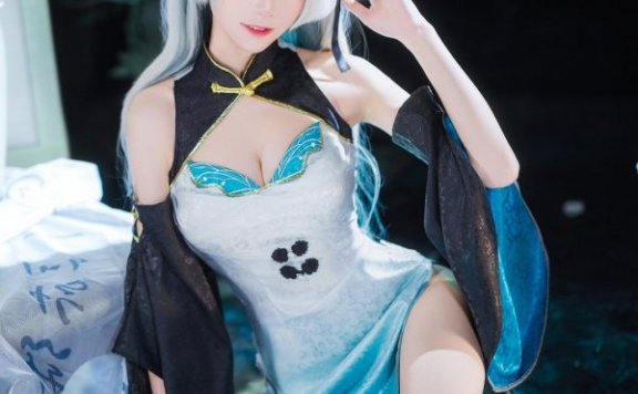 崩坏星穹铁道Tomoyo酱COS：完美演绎旗袍流萤的性感与优雅