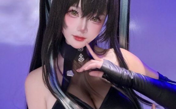 小鱼KIKO胜利女神COS：演绎妮姬小美人鱼的性感与神秘