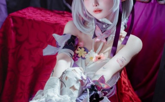 Le Josette遐蝶COS：一场甜美与肃穆交织的星穹铁道之旅