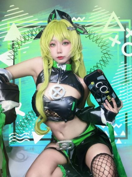 崩坏3梅比乌斯COS：泰国Coser Aiya用魅惑与智慧征服粉丝