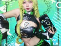 崩坏3梅比乌斯COS：泰国Coser Aiya用魅惑与智慧征服粉丝