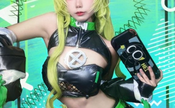 崩坏3梅比乌斯COS:泰国Coser Aiya用魅惑与智慧征服粉丝