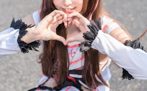 AI也能性感又治愈：柚月美美cos绊爱引爆AnimeJapan2025