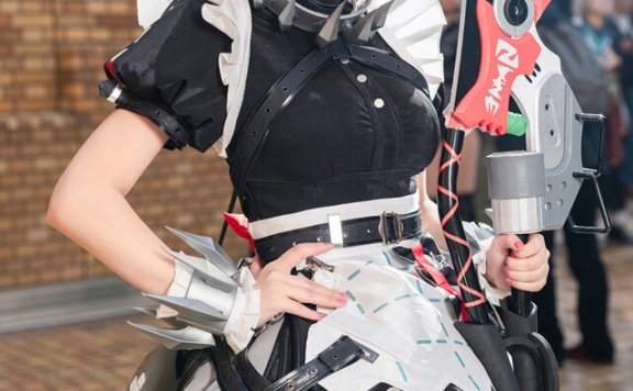 冰冷女仆的完美化身：绫濑亚子cos艾莲·乔亮相池袋阳光城