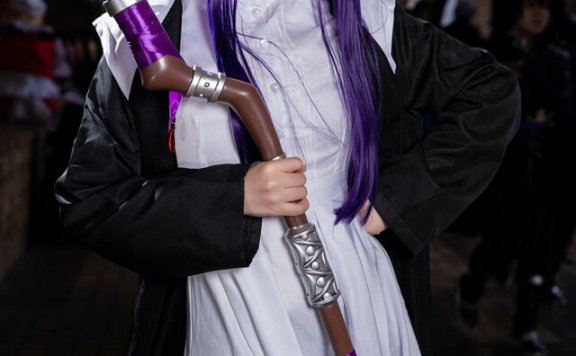 緑埜菲伦COS：美少女Coser玩转葬送的芙莉莲里的表情包