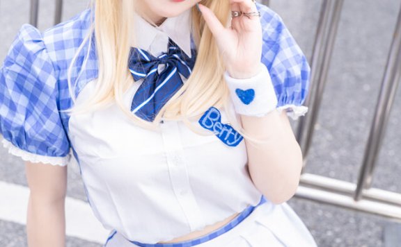 甜美防御女神:Yurashi胜利女神蒂亚cos闪耀NICONICO2025