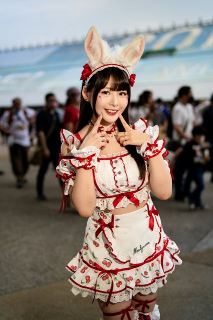 Helene凯琳樱花兔女郎cos惊艳PF42！甜度爆表引爆全场焦点