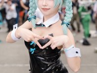 兔女郎初音未来COS：Ciara在日本桥街头节带来的创意突破