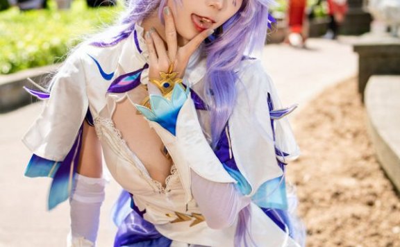 神秘高贵且危险：諸方緒奈完美cos鸣潮坎特蕾拉的致命魅力