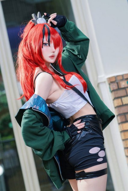 池袋夏日狂欢：百瀬サク完美演绎《彩虹社》雷恩·帕特森COS