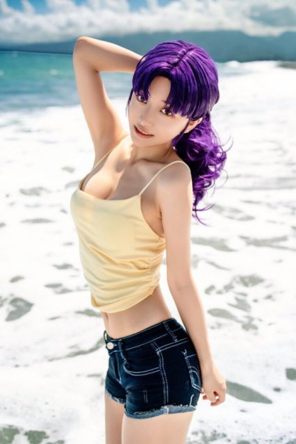 新世纪福音战士葛城美里COS：Minmiko展现女神级魅力与性感