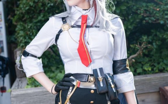 鲁拉Rura鸣潮·赞妮COS：性感干练的金融精英气场扑面而来