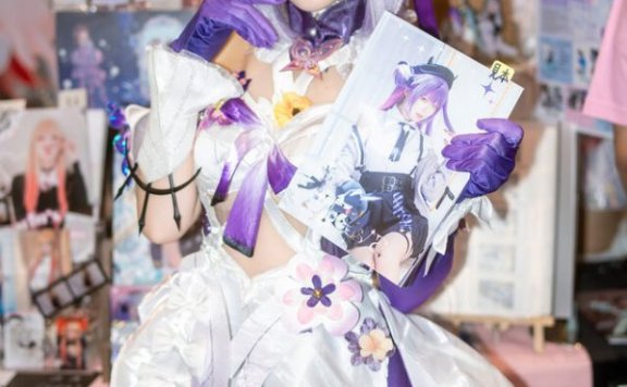 冥界也能变温柔甜美：蘑菇木乃子遐蝶COS带来的视觉盛宴