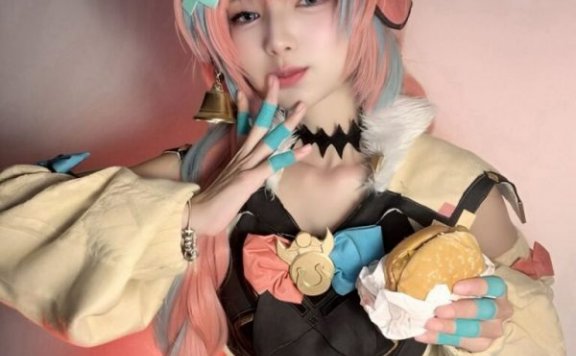 黛米Demi原神瓦雷莎COS：再现雷霆与优雅并存的神秘女英雄