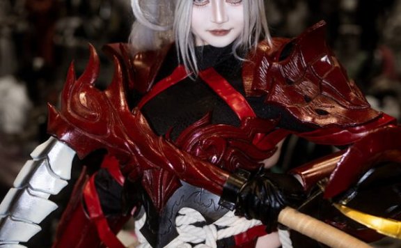 美女龙再现：青衫離殤在ACGHK2025上演绎惨爪龙的震撼魅力