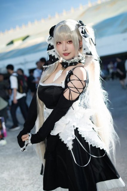 直击FF45：葵Aoi碧蓝航线女仆可畏COS优雅与性感的完美化身