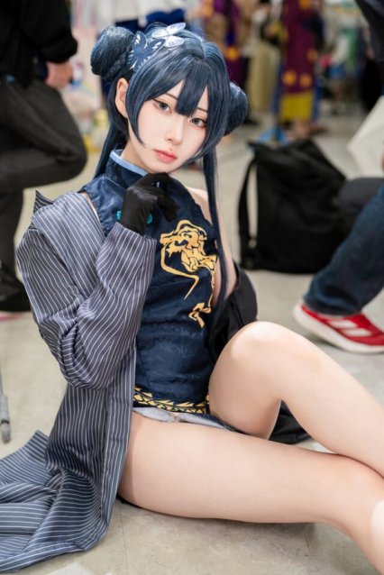 从威严到温柔：Hiraponnu蔚蓝档案龙华妃咲cos美得令人心动