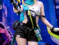 东京电玩展热潮：野町真乃普罗米COS带来神秘可爱双重魅力