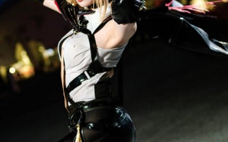 Hiyokko的绝区零·伊芙琳COS惊艳FF45，冷艳女强人成全场焦点