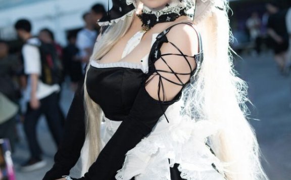 直击FF45：葵Aoi碧蓝航线女仆可畏COS优雅与性感的完美化身