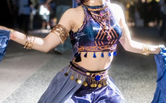 FF45现场直击:Kinoko蘑菇以阿拉伯cos重塑Hololive常暗永远