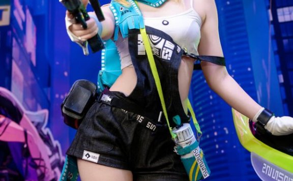 东京电玩展热潮：野町真乃普罗米COS带来神秘可爱双重魅力