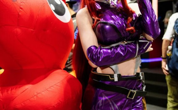 2025东京电玩展焦点：Nekota Ashu魔龙姬·妮娅COS霸气吸睛